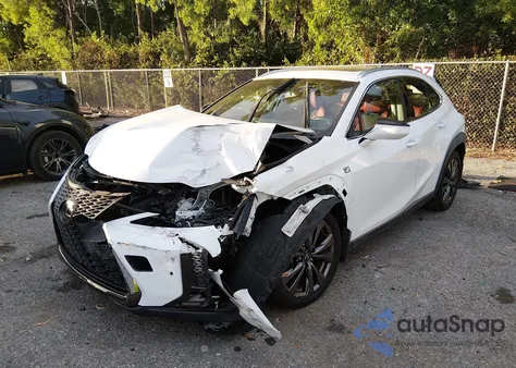 2019 Lexus Ux 200 F Sport z USA, uszkodzony, nr VIN JTHY3JBH2K2005483